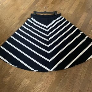 Navy & white Banana Republic A-line skirt